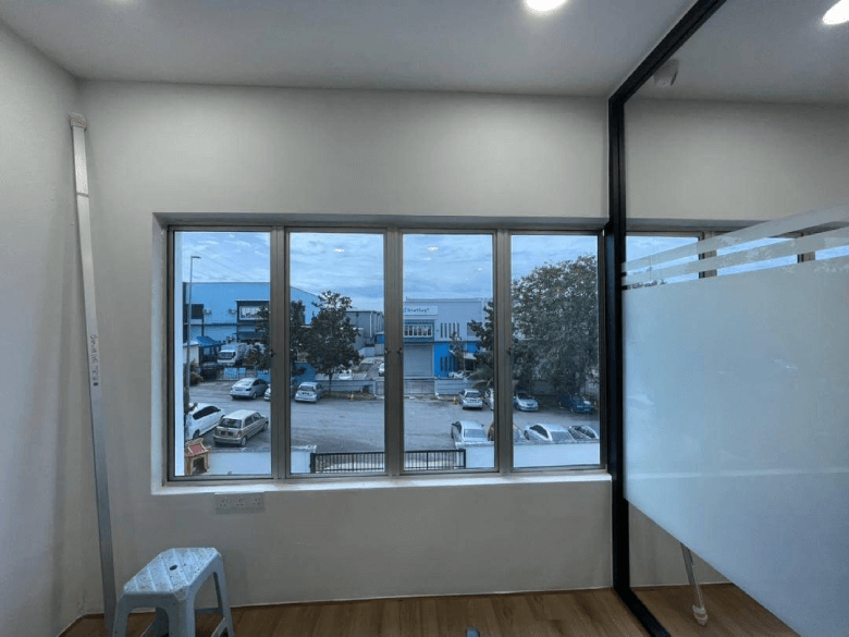 THE BEST FIND OUT GREAT TINTED BUILDING TAMAN SEA