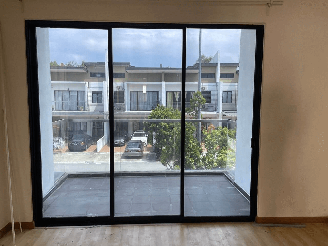 HOW TO FIND THE BEST DEAL TINTED TAMAN SEA