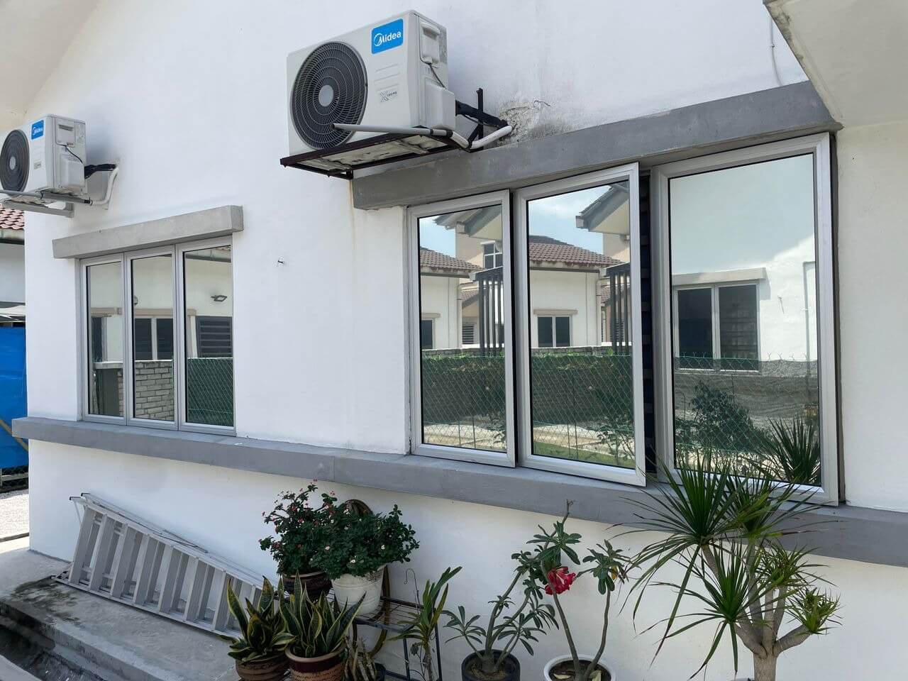 THE BEST FIND HOUSE TINTED TAMAN DESARIA