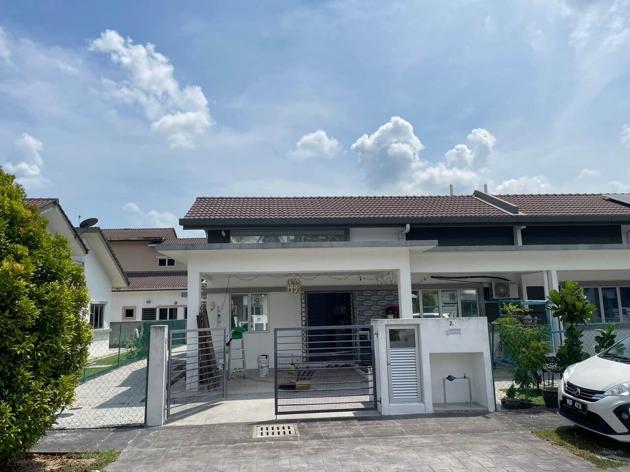 THE BEST QUALITY TINTED HOUSE TAMAN PARAMOUNT
