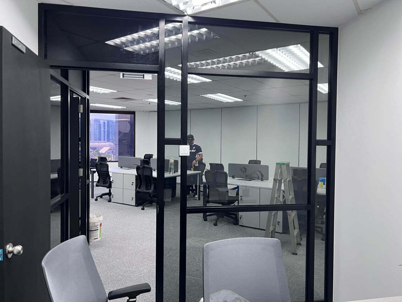 THE BEST DEAL FOR CHOOSING TINTED OFFICE TAMAN PARAMOUNT