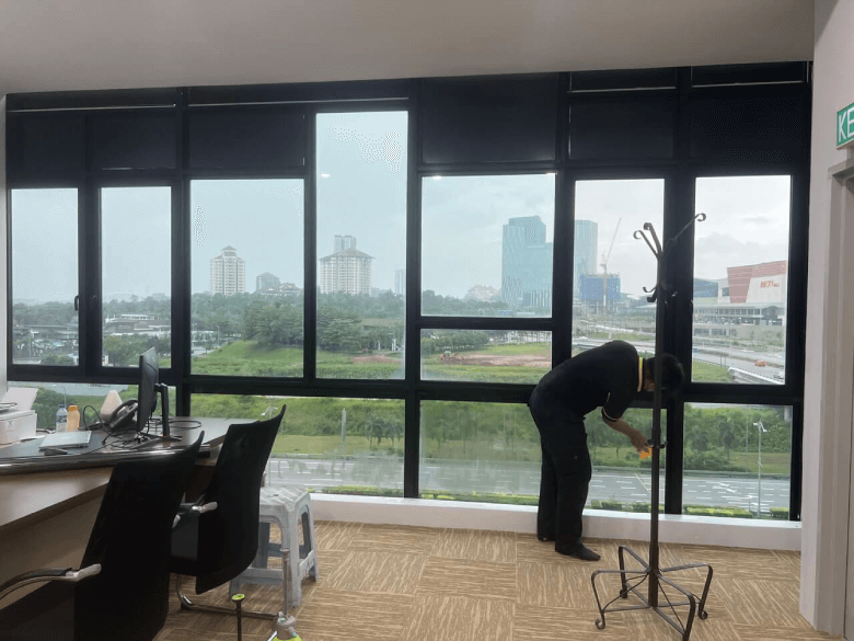 THE BEST EXPERT ADVISE TINTED OFFICE BANDAR SUNWAY