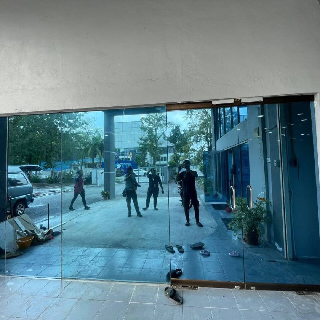 GREAT DEAL FOR THE BEST SUPPLIER TINTED ARA DAMANSARA