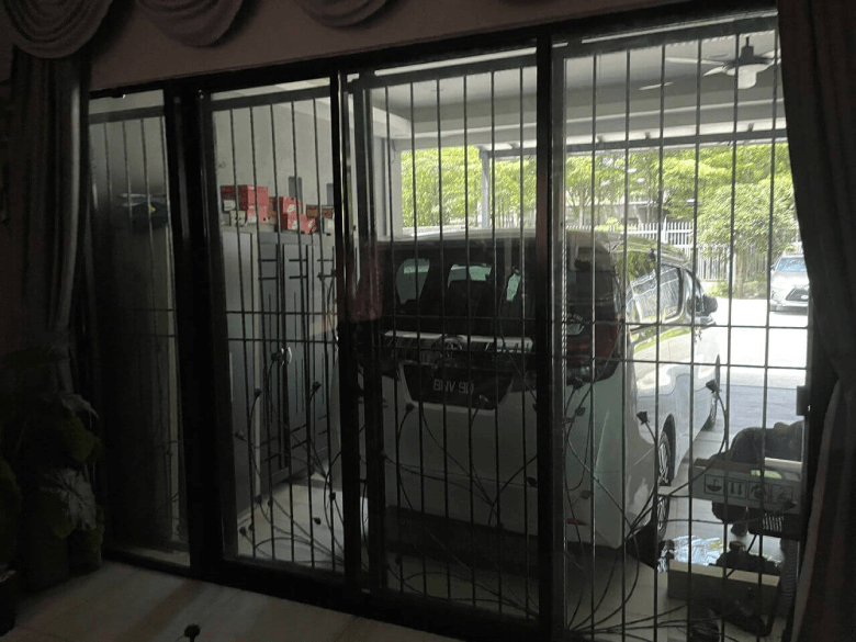 THE BEST FIND OUT HOUSE TINTED TAMAN MEGAH