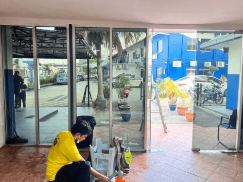 TINTED SOLAR TINT FILM TAMAN PARAMOUNT